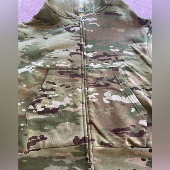 Cherry LA logo camouflage zip-up hoodie. Gently, gently used. - Picture 7 of 13